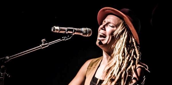 Vershuset præsenterer: Toby (AUS) 08. april kl. 00:00